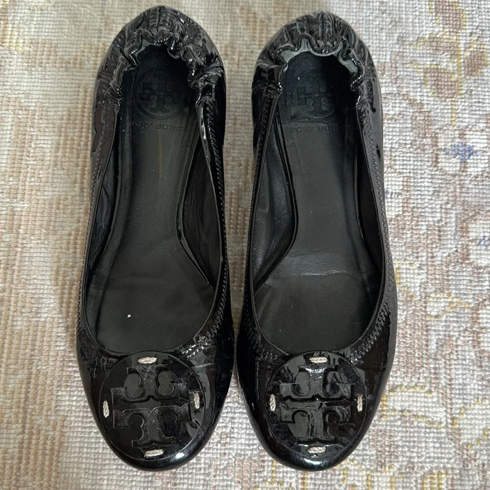 Tory Burch Black Patent Leather Classic Logo Flats Size 6.5